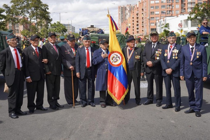 Foto-desfile-veteranos-guerra-de-Corea.jpg